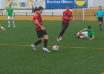 Jugada del encuentro disputado en la tarde de ayer.