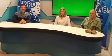 El teniente coronel de la Legión, Jesús Araoz, acompañado por la gerente del ICD, Araceli García, estuvieron ayer en el programa ‘El Faro + Deportivo’