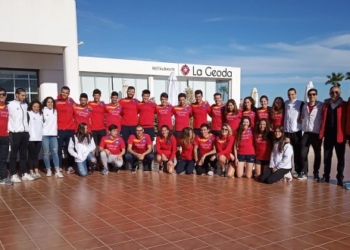 Deportistas españoles y portuguesas que se encuentran entrenándose en tierras almerienses.