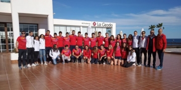 Deportistas españoles y portuguesas que se encuentran entrenándose en tierras almerienses.