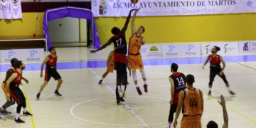 Salto inicial de uno de los partidos de la escuadra de nuestra ciudad.