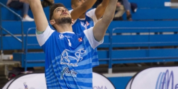 Faisal Mohamed, en el calentamiento del último partido.