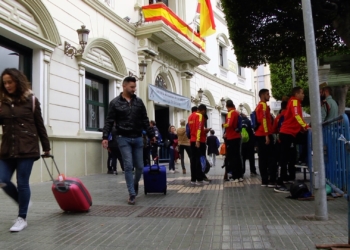 Magnífico ambiente vivido en la entrega de dorsales de la Carrera de La Legión de Melilla.