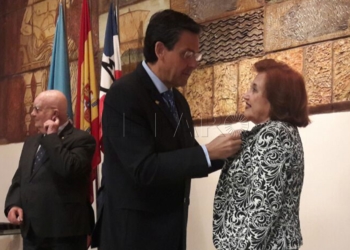 El Real Club Marítimo rinde homenaje a sus socios más veteranos