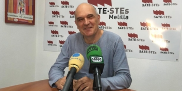 Higinio Rodríguez, miembro del Secretariado de SATE-S en rueda de prensa.