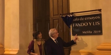 La consejera Fadela Mohatar y el presidente de la Ciudad Juan José Imbroda.