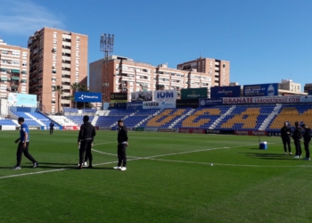 El buen estado del terreno de juego de La Condomina fue en la matinal de ayer un importante elemento de motivación para los azulinos.