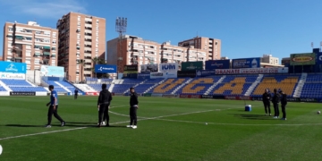 El buen estado del terreno de juego de La Condomina fue en la matinal de ayer un importante elemento de motivación para los azulinos.
