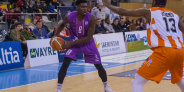 La escuadra gallega confía en llevar a cabo un buen trabajo defensivo y en tener acierto exterior para poder superar en el Javier Imbroda al Melilla Baloncesto.
