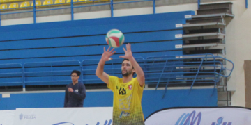 Imagen del líbero del Club Voleibol Melilla, Kefrén Bravo.