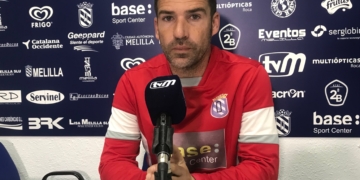 Luis Carrión, técnico de la escuadra azulina, estaba contrariado por los goles que había encajado su equipo.