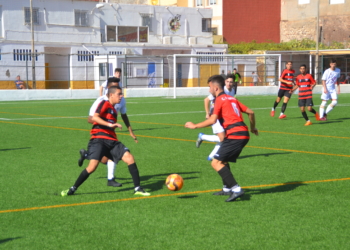 El conjunto rojinegro se enfrenta a un rival  que no las tiene todas consigo para eludir el descenso al final de temporada.