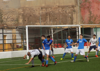 Los cadetes del Torreblanca CF lograron golear a los anfitriones en el debut en el Campeonato de España.