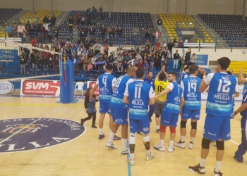 Los jugadores de nuestra ciudad en la celebración de la permanencia.