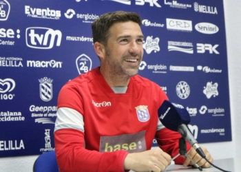 Carrión, primer entrenador de la escuadra de nuestra ciudad, en la rueda de prensa oficial.