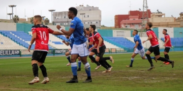 Moha Traoré, en el centro de la imagen, fue uno de los goleadores del partido frente al cuadro del Atlético Malagueño.
