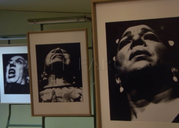 Imágenes de la inauguración de la muestra fotográfica de ‘Ellas, flamencas y gitanas’ de Carlos Reverte ‘Rufo’ en el hall del Teatro Kursaal de Melilla.