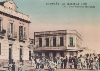 Una fotofrafía de la calle General Margallo en 1909. Consejería de Cultura.