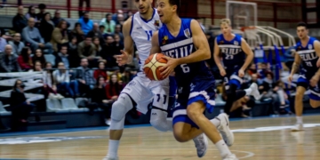 Imagen del encuentro disputado en la primera vuelta en la cancha del conjunto catalán y que finalizó con victoria de la escuadra de Alcoba por 73-77.