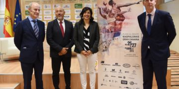 En el acto se realizó la presentación de la Copa del Rey y de la Reina que se disputará en la playa del Inglés, en San Bartolomé de Tirajana (Maspalomas).