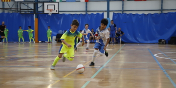 Ruano trata de irse de un jugador del combinado gallego.