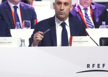 El presidente de la RFEF, Luis Rubiales (c).