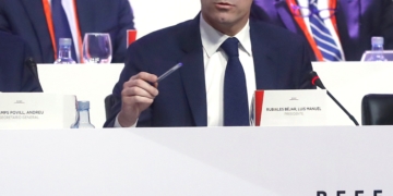 El presidente de la RFEF, Luis Rubiales (c).