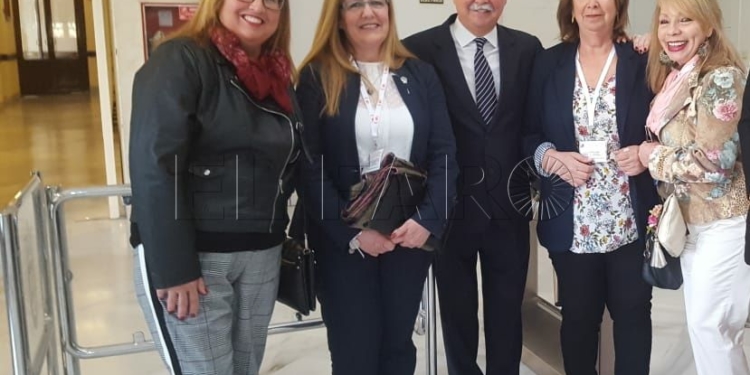 Parte de la delegación con Juan Vivas, presidente ceutí.