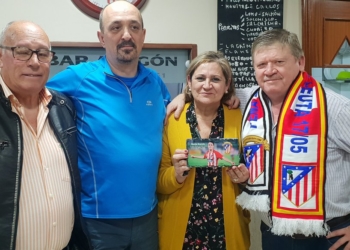 Momento de la entrega de los obsequios.