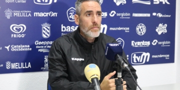 Abel Gómez, técnico visitante.