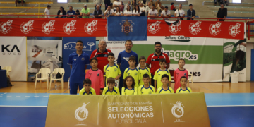 Foto de familia de los componentes de la Selección de Melilla que se encuentra disputando el Nacional en la Región de Murcia.