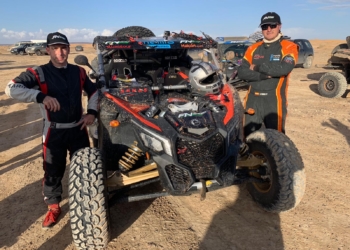 Pilotos melillenses, que estuvieron en el Rally Merzouga, con Diego Ortega a la izquierda.