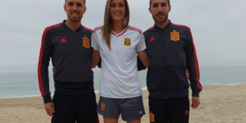 Lorena Asensio, flanqueada por José Cintas y el también melillense Mario Soria defenderán en Salou la elástica de la selección española.