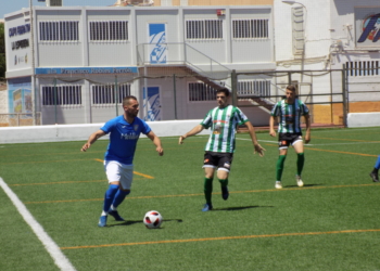 Marso Mohamed, entrenador del equipo melillense, agradece el esfuerzo de sus jugadores.
