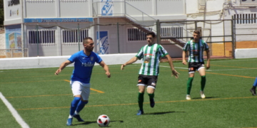 Marso Mohamed, entrenador del equipo melillense, agradece el esfuerzo de sus jugadores.