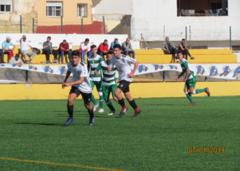 Los cadetes del Torreblanca CF lograron golear a los anfitriones en el debut en el Campeonato de España.