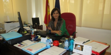 En la foto, la consejera de Cultura y candidata por el PP a las próximas elecciones, Fadela Mohatar.