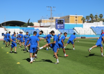 La plantilla melillense se ejercitó en la mañana de ayer.