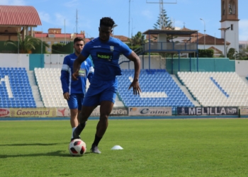 La plantilla melillense se ejercitó en la mañana de ayer.