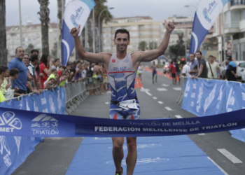 Un centenar de melillenses, en la salida