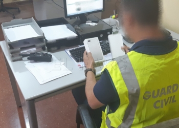 Un joven de 16 años, arrestado por robar y asustar a menores con un perro peligroso