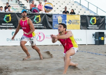 Imagen de Manu del Amo, en uno de los torneos disputados en la presente temporada en el mundo del voleibol playa.