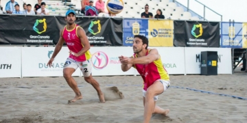 Imagen de Manu del Amo, en uno de los torneos disputados en la presente temporada en el mundo del voleibol playa.