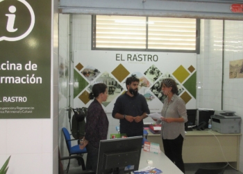 Una oficina en el mercado central de abastos para asesorar a los vecinos del Rastro
