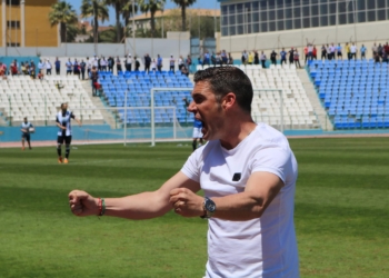 Imagen del exentrenador melillense en uno de los partidos de esta temporada.