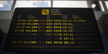 panel-llegadas-aeropuesrto-bernardo