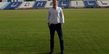 El nuevo entrenador del conjunto unionista es consciente de que esta temporada habrá que tener en cuenta el hecho de jugar varios partidos sobre césped artificial.