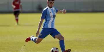 El nuevo jugador azulino, con la elástica del Atlético Malagueño.