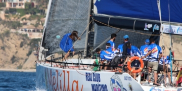 La embarcación melillense, en plena regata.