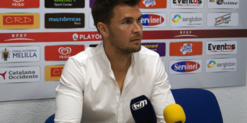 El técnico azulino, en la rueda de prensa de ayer.